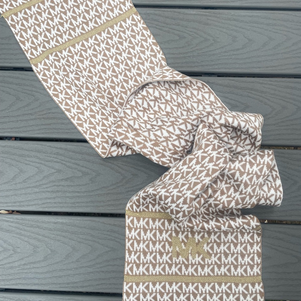 Michael Kors Logo Gold and White winter scarf. Smoke and pet free. Never worn